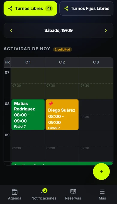 La agenda del club con un turno fijo pendiente de confirmación, en ámbar